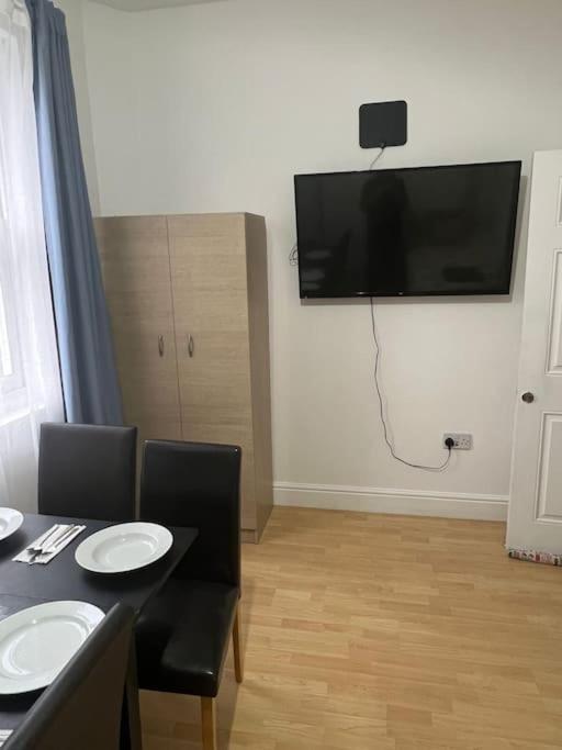 לונדון 001- Lovely 3-Bedroom Very Close To Oxford Street מראה חיצוני תמונה