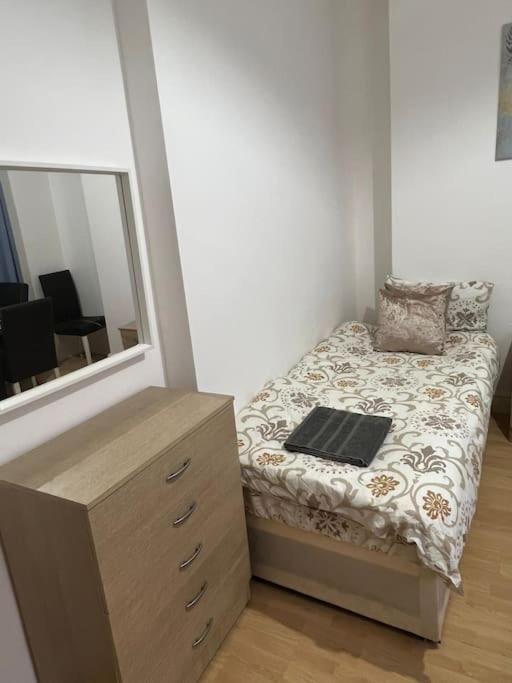 לונדון 001- Lovely 3-Bedroom Very Close To Oxford Street מראה חיצוני תמונה